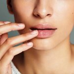 How to treat chapped lips at home. Ointments, folk remedies, home recipes 