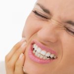 Удаление зуба коренного больно или нет